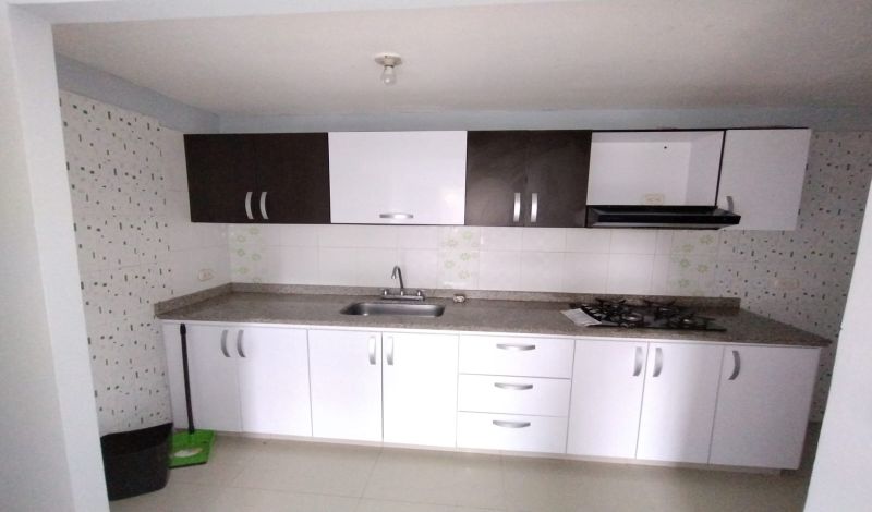ARRIENDO APARTAMENTO DE TRES HABITACIONES